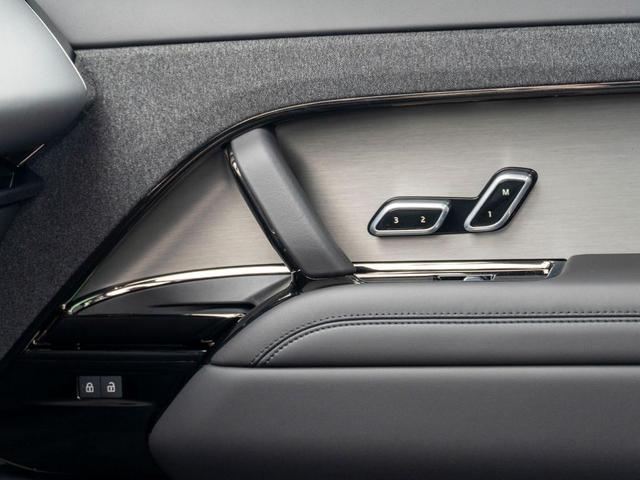 Photo of 2025 Santorini Black Land Rover Range Rover Sport