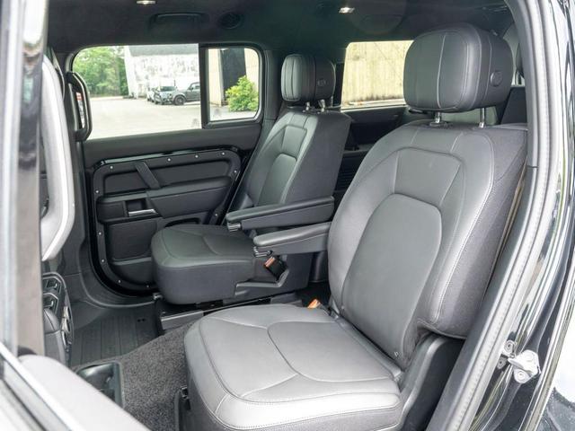 Photo of 2025 Santorini Black Land Rover Defender