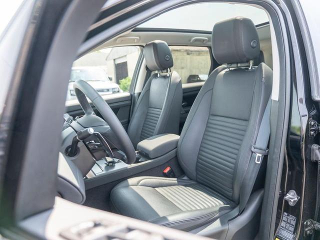 Photo of 2024 Santorini Black Land Rover Discovery Sport