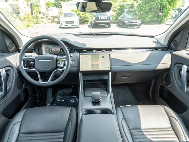 Photo of 2024 Santorini Black Land Rover Discovery Sport