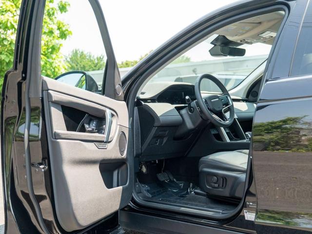 Photo of 2024 Santorini Black Land Rover Discovery Sport