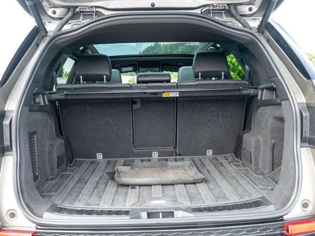 Photo of 2022 Silicon Silver Land Rover Discovery Sport