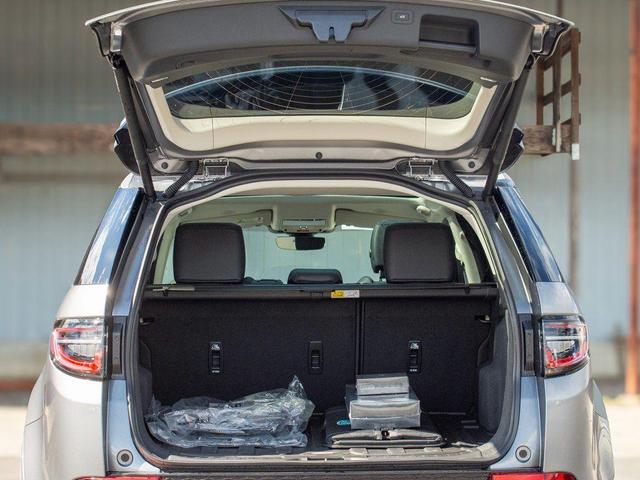 Photo of 2024 Eiger Grey Land Rover Discovery Sport