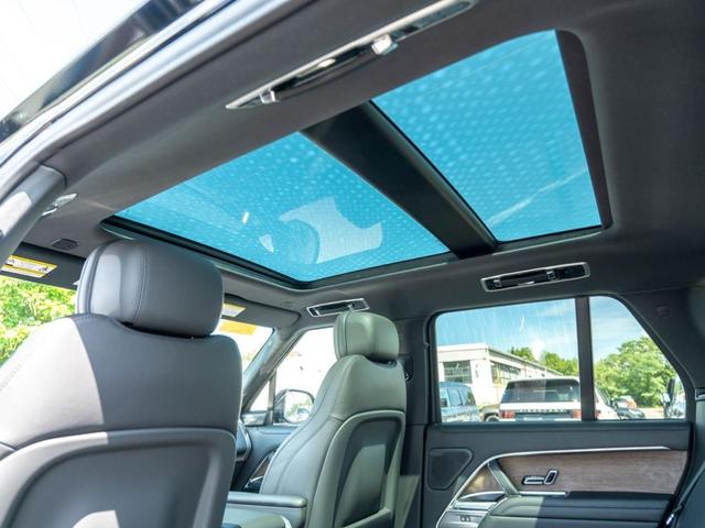 Photo of 2025 Santorini Black Land Rover Range Rover