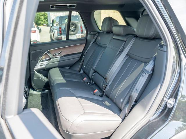 Photo of 2025 Santorini Black Land Rover Range Rover