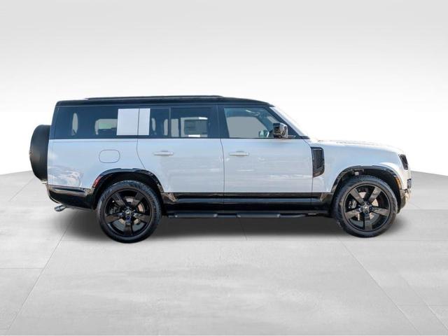 Photo of 2025 Fuji White Land Rover Defender