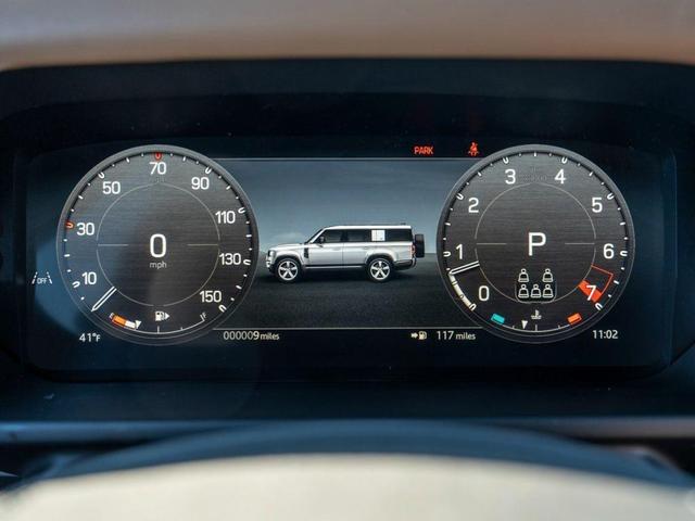 Photo of 2025 Fuji White Land Rover Defender