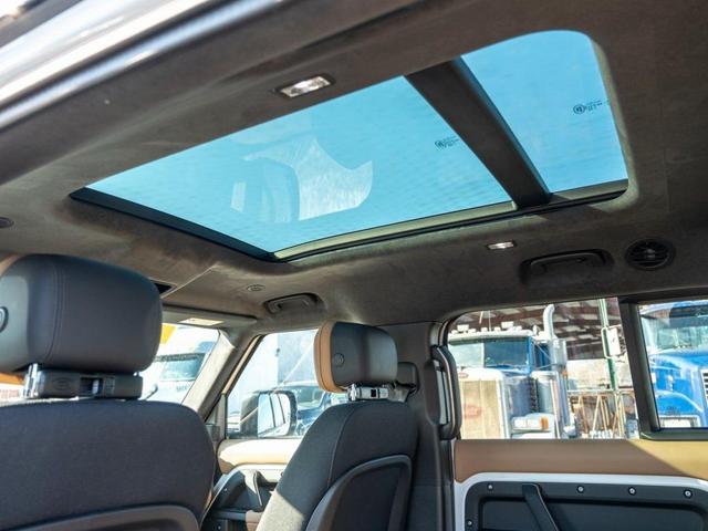 Photo of 2025 Fuji White Land Rover Defender