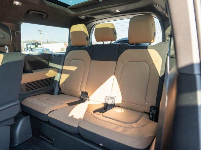 Photo of 2025 Fuji White Land Rover Defender