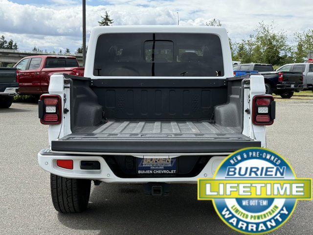 Photo of 2023 Bright White Clearcoat Jeep Gladiator