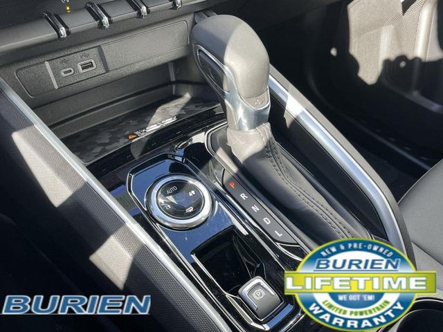 Photo of 2025 Summit White Chevrolet Colorado