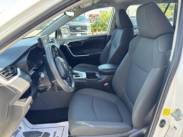 Photo of 2022 White Toyota RAV4