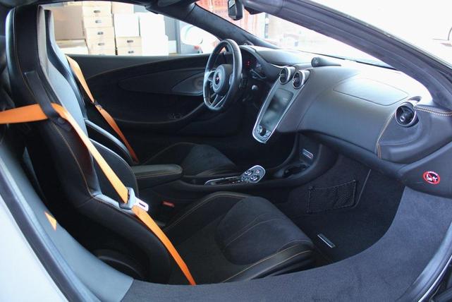 Photo of 2018 Silica White McLaren 570S