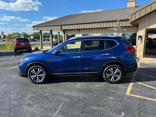 Photo of 2017 Caspian Blue Nissan Rogue