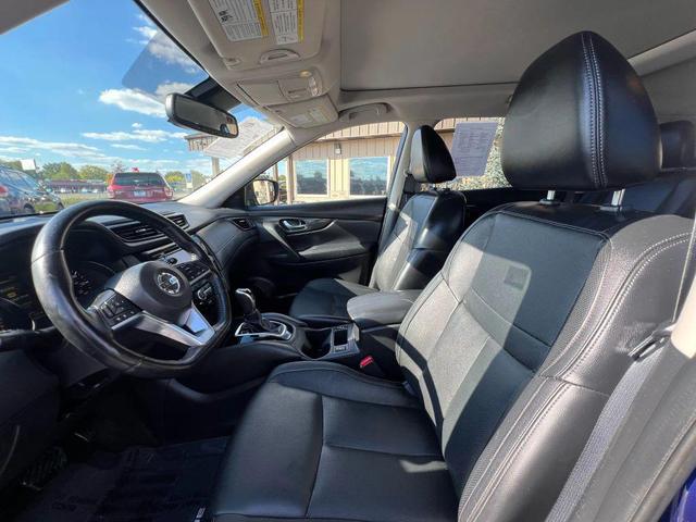 Photo of 2017 Caspian Blue Nissan Rogue