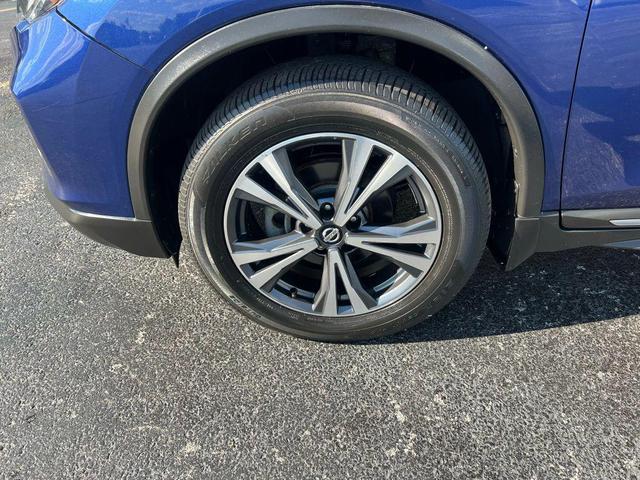 Photo of 2017 Caspian Blue Nissan Rogue