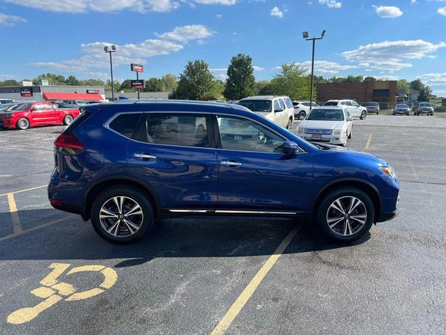 Photo of 2017 Caspian Blue Nissan Rogue