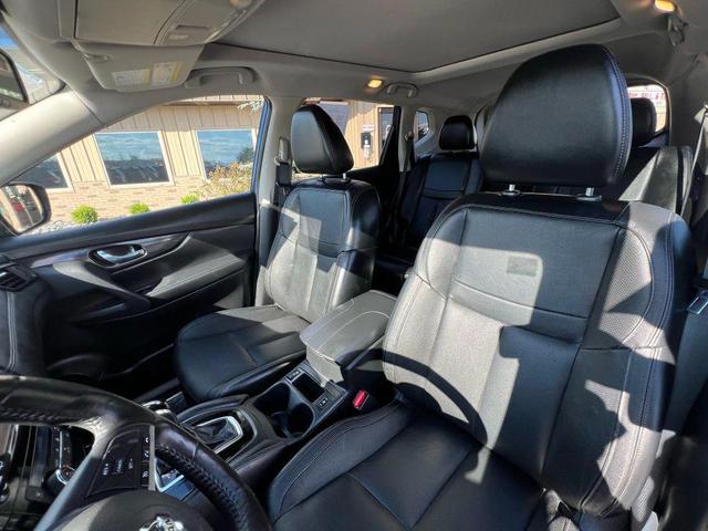 Photo of 2017 Caspian Blue Nissan Rogue