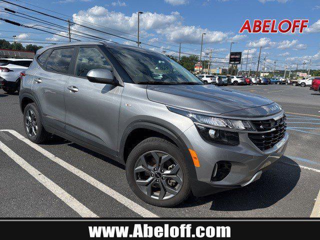 Photo of 2024 Steel Gray Kia Seltos