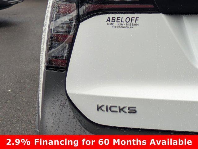 Photo of 2025 Aspen White Tricoat Nissan Kicks
