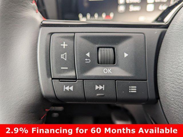 Photo of 2025 Aspen White Tricoat Nissan Kicks