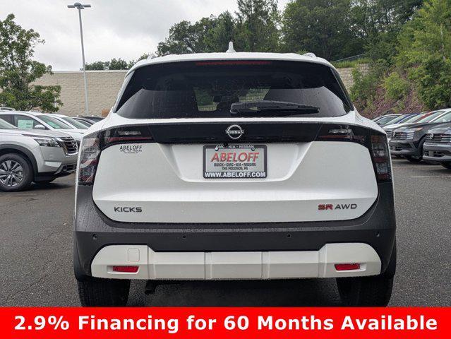 Photo of 2025 Aspen White Tricoat Nissan Kicks