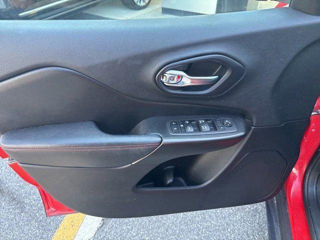 Photo of 2019 Firecracker Red Clearcoat Jeep Cherokee