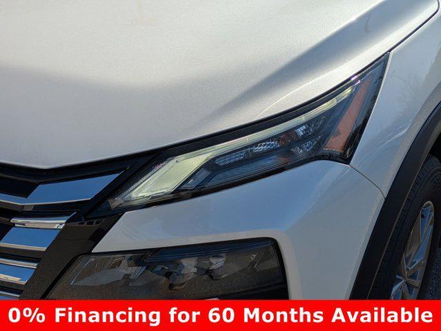 Photo of 2025 Everest White Pearl Nissan Rogue