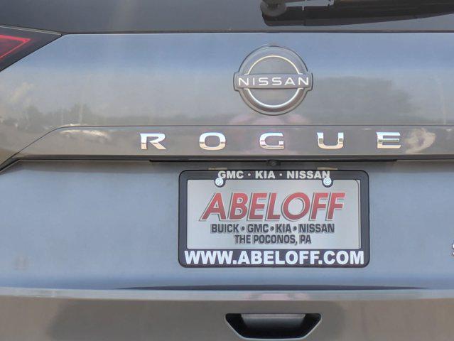 Photo of 2022 Gun Metallic Nissan Rogue