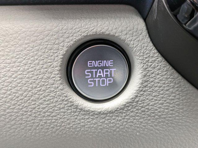 Photo of 2025 Ivory Silver Kia Carnival Hybrid