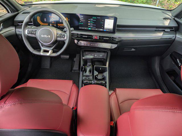 Photo of 2025 Snow White Pearl Kia K5