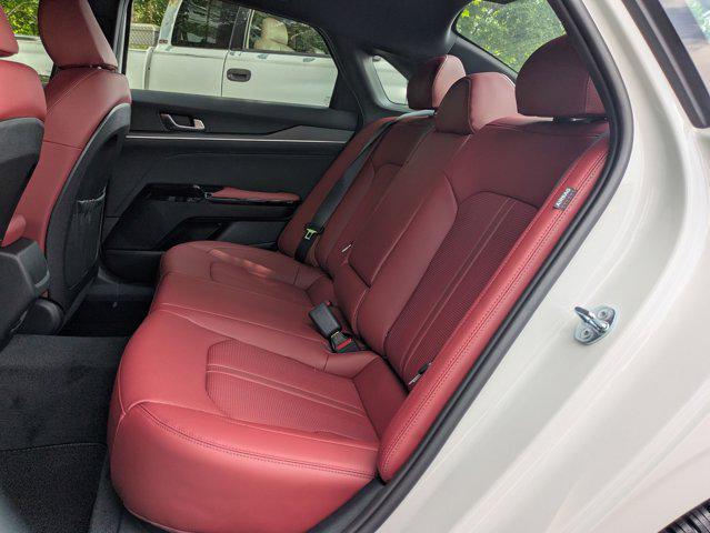 Photo of 2025 Snow White Pearl Kia K5
