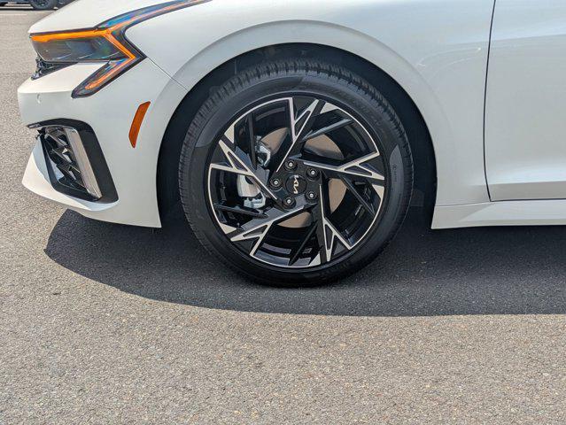 Photo of 2025 Snow White Pearl Kia K5