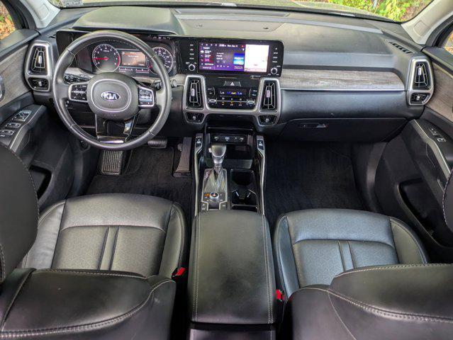 Photo of 2021 Ebony Black Kia Sorento