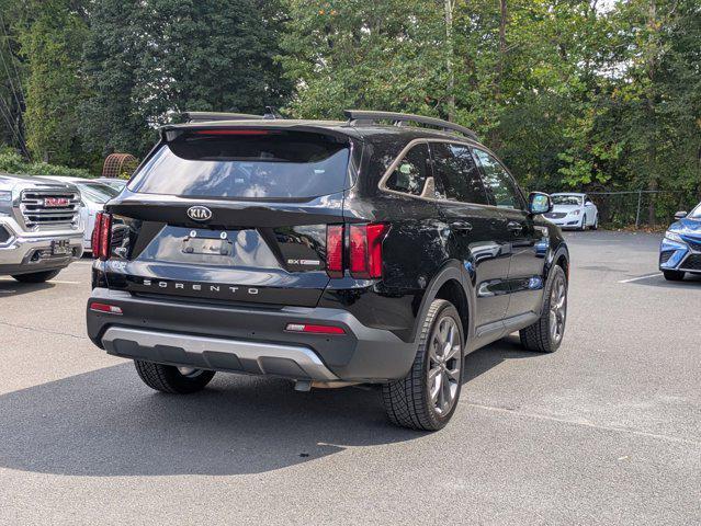 Photo of 2021 Ebony Black Kia Sorento