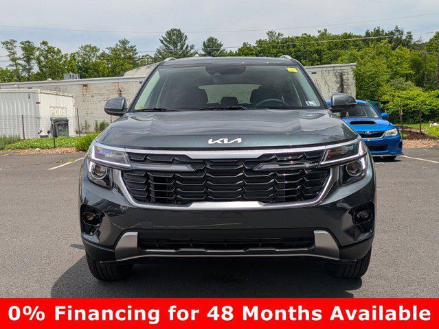 Photo of 2025 Gravity Gray Kia Seltos