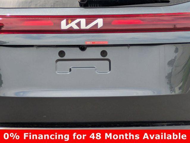 Photo of 2025 Gravity Gray Kia Seltos