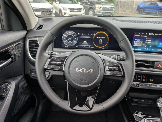 Photo of 2025 Steel Gray Kia Seltos