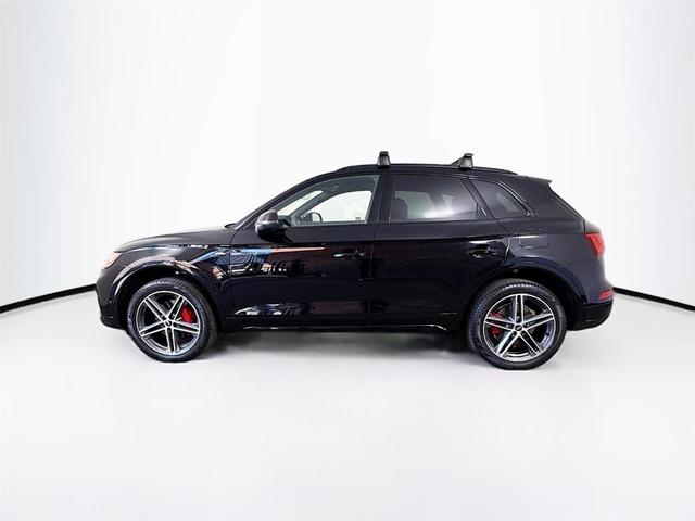 Photo of 2024 Mythos Black Metallic Audi Q5 e