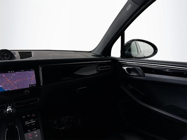Photo of 2022 Black Porsche Macan
