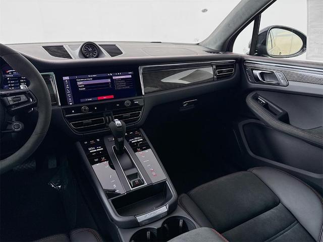 Photo of 2025 Black Porsche Macan