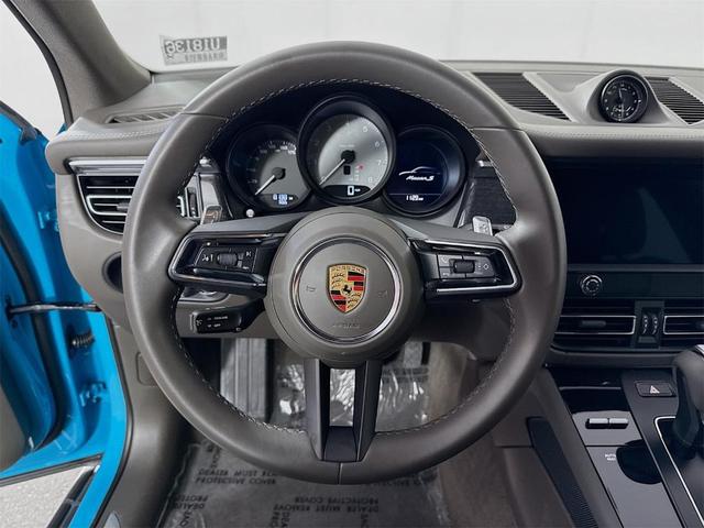 Photo of 2022 Blue Porsche Macan
