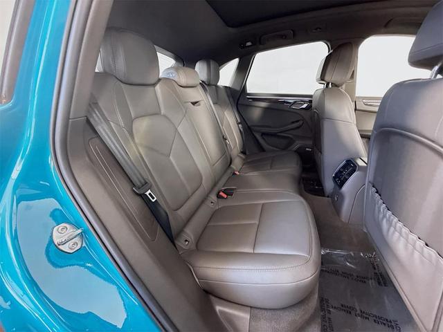 Photo of 2022 Blue Porsche Macan