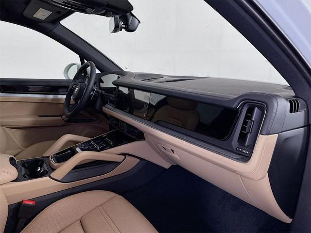Photo of 2025 White Porsche Cayenne