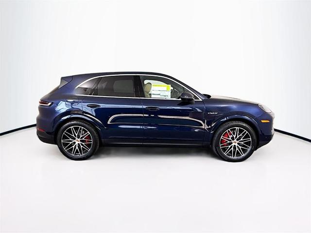 Photo of 2025 Blue Porsche Cayenne
