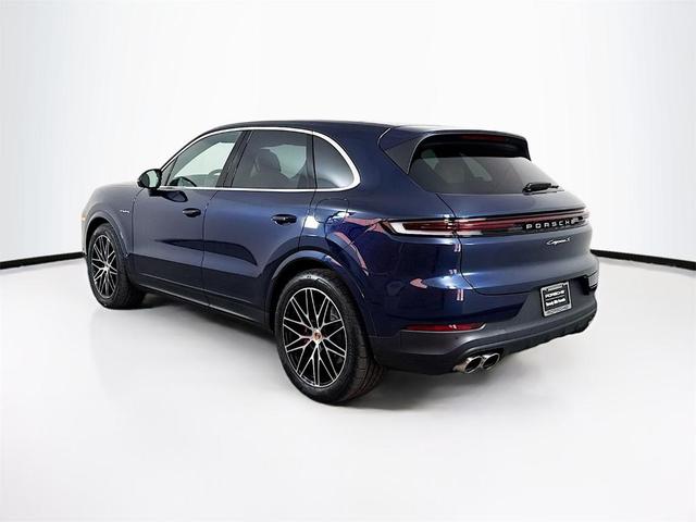 Photo of 2025 Blue Porsche Cayenne