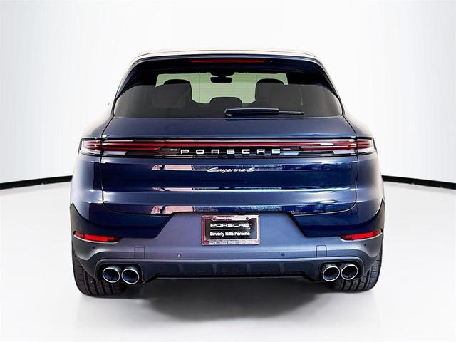 Photo of 2025 Blue Porsche Cayenne