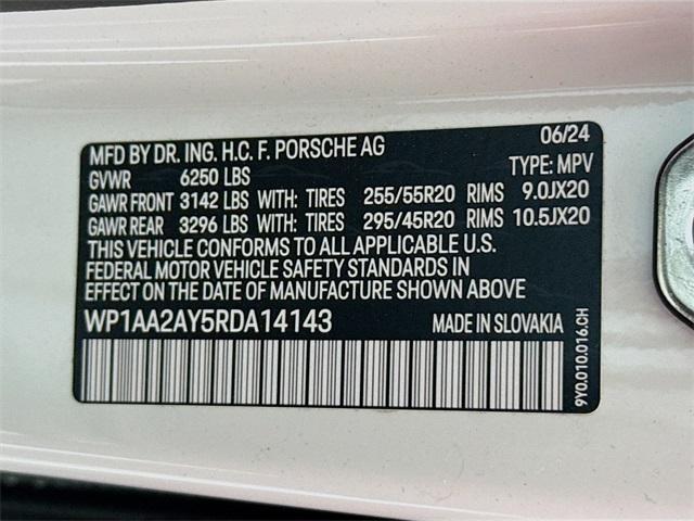 Photo of 2024 White Porsche Cayenne