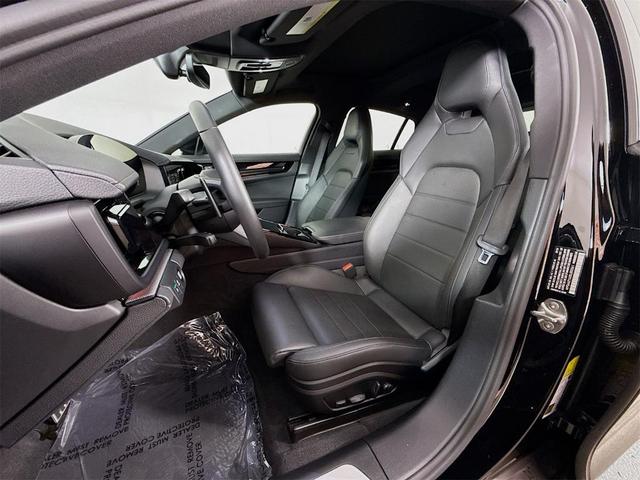 Photo of 2025 Black Porsche Panamera