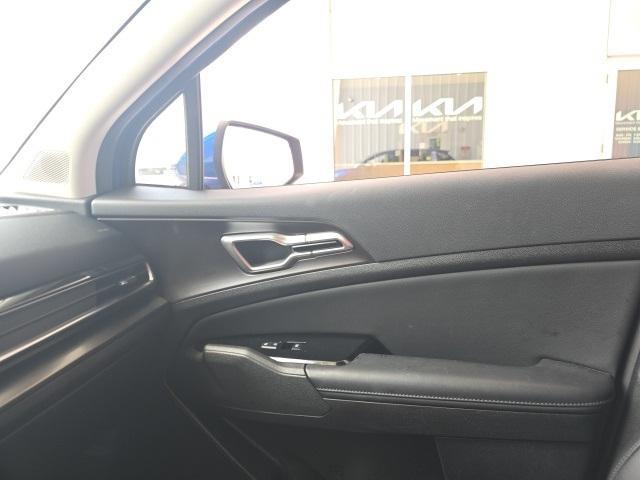 Photo of 2023 Sapphire Blue Kia Sportage